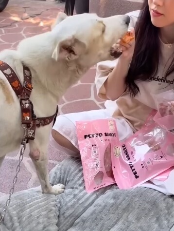 Snow loves getting spoiled by her parents